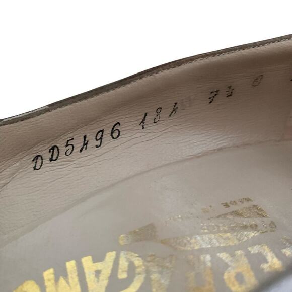 Salvatore Ferragamo Gray Leather Suede Cut Out Heels Size 7.5 B Luxury Old Money - Picture 4 of 12